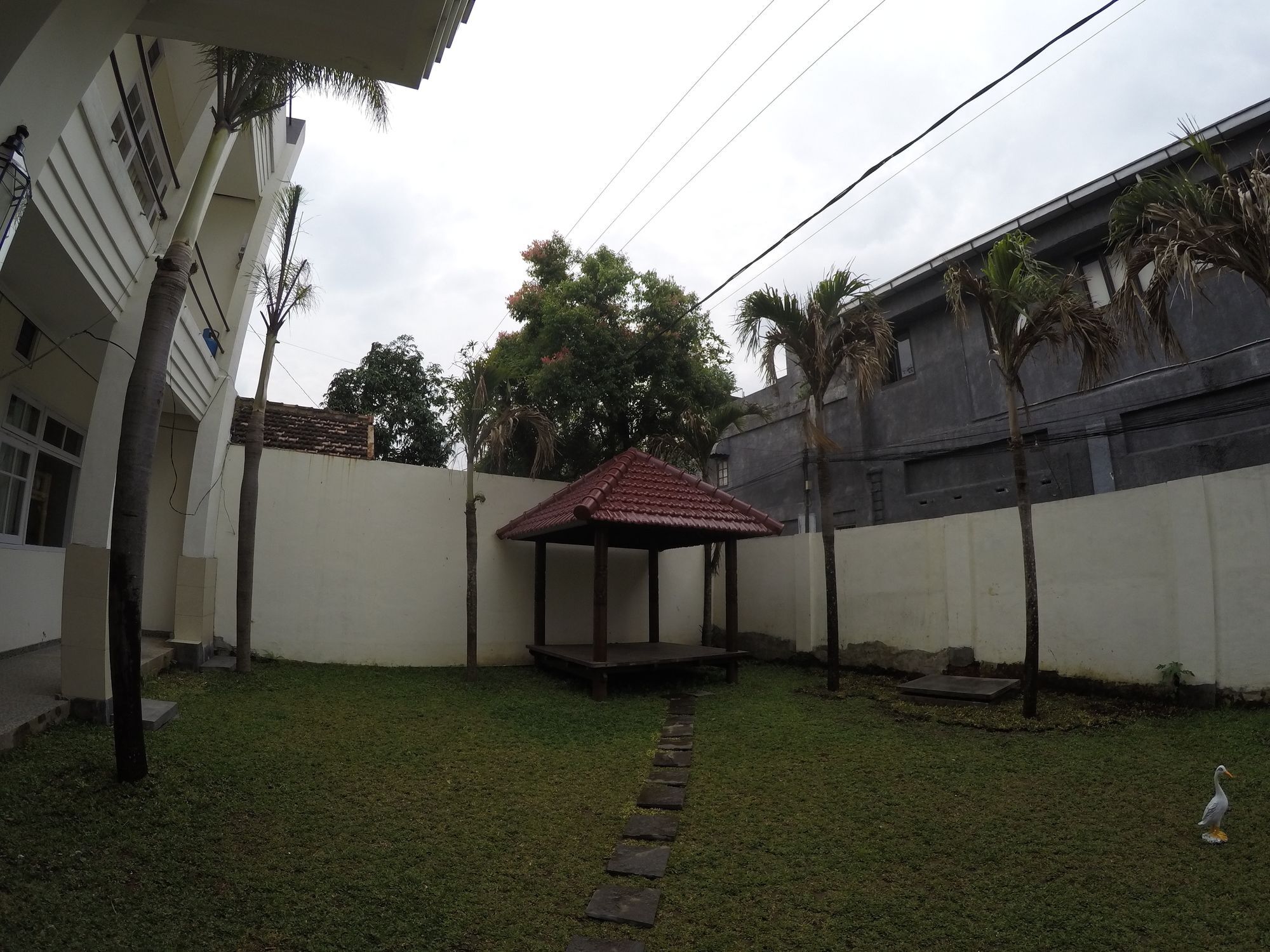 Palmyra Hostel Malang Exterior foto